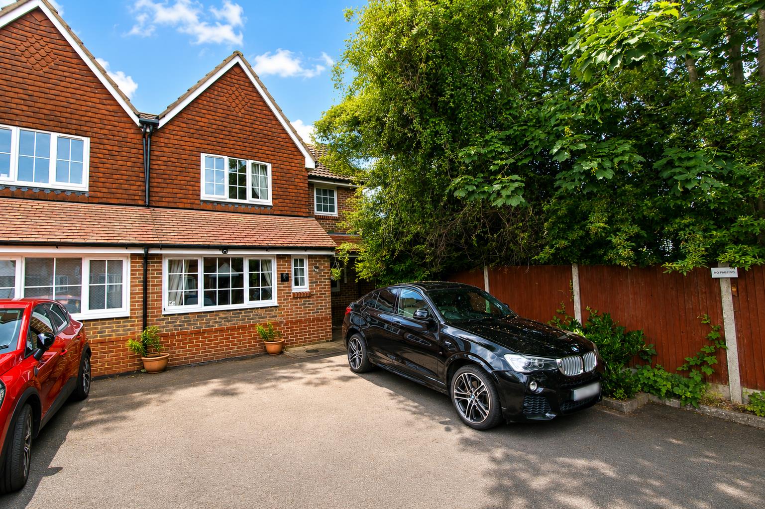 3 bed property in Caraway Place, Wallington